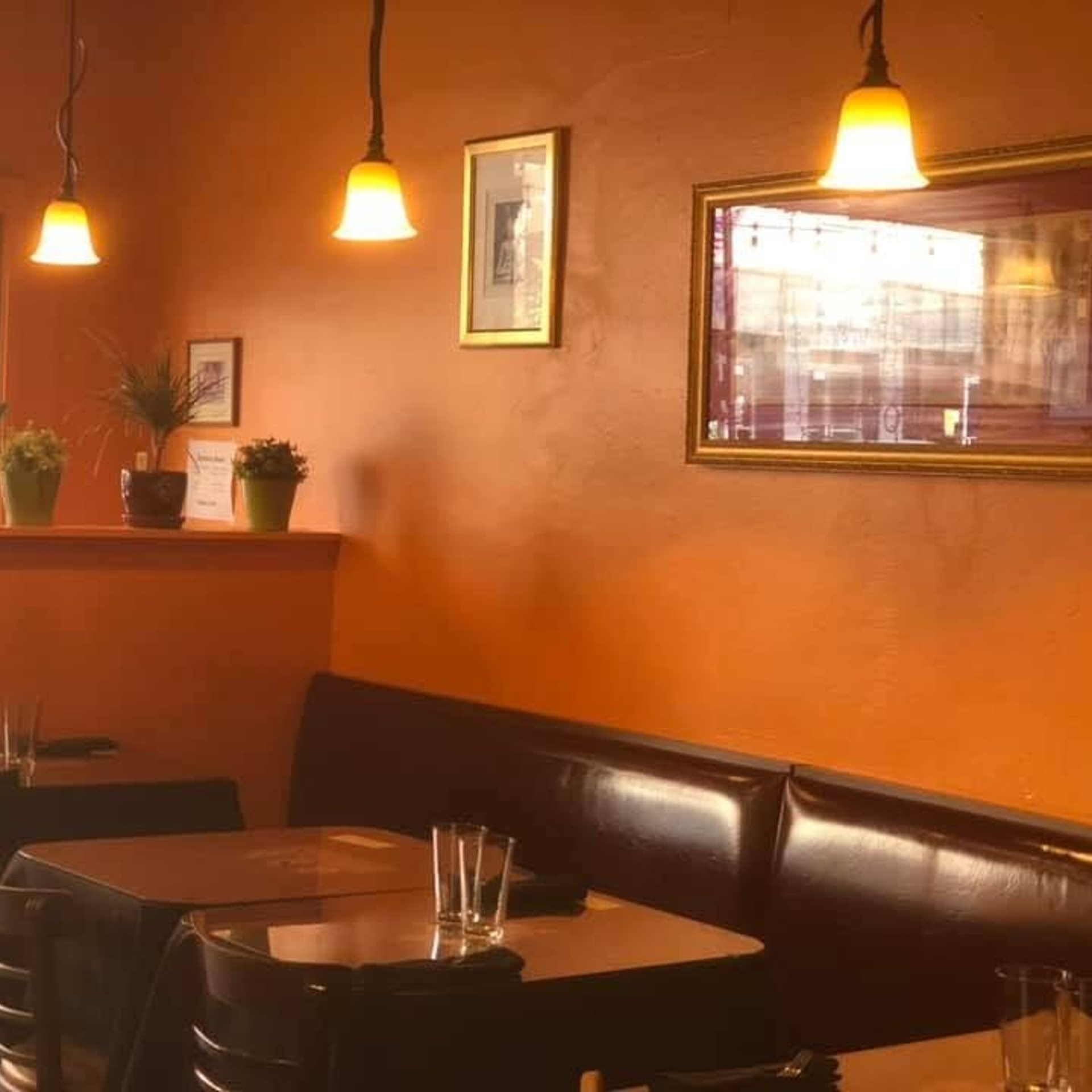 A Table That Feels Like Home